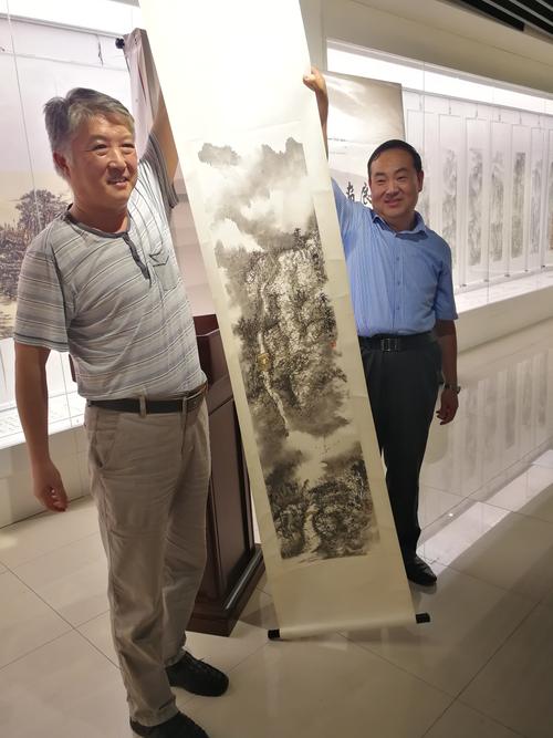 香港8名八旬艺术家联袂在广州举办书画展